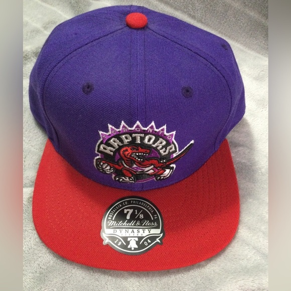 Mitchell & Ness Toronto Raptors Purple and Red Fitted Hat Size 7 1/8 - Picture 2 of 9